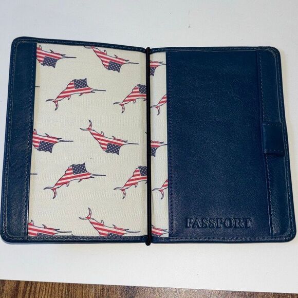 Tommy Bahama American Golfer leather passport score card holder - Picture 6 of 8